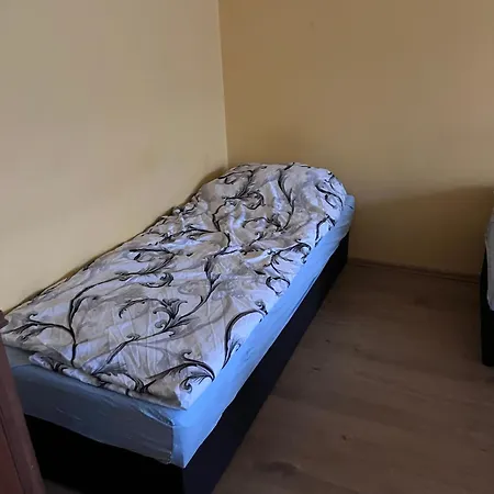 דירה 3 - Przestronne Mieszkanie W Centrum Myszkowa Dla Firm I Nie Tylko